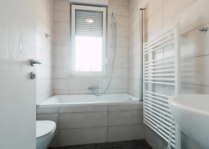 Luminous Living דירה