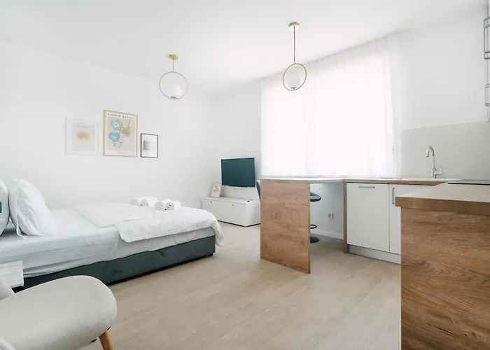 Luminous Living * זאדאר