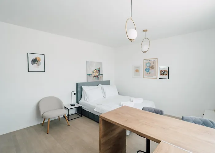 Luminous Living זאדאר